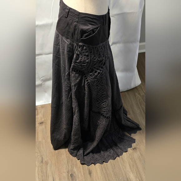 Elegant Gray Lace Skirt - Picture 4 of 5